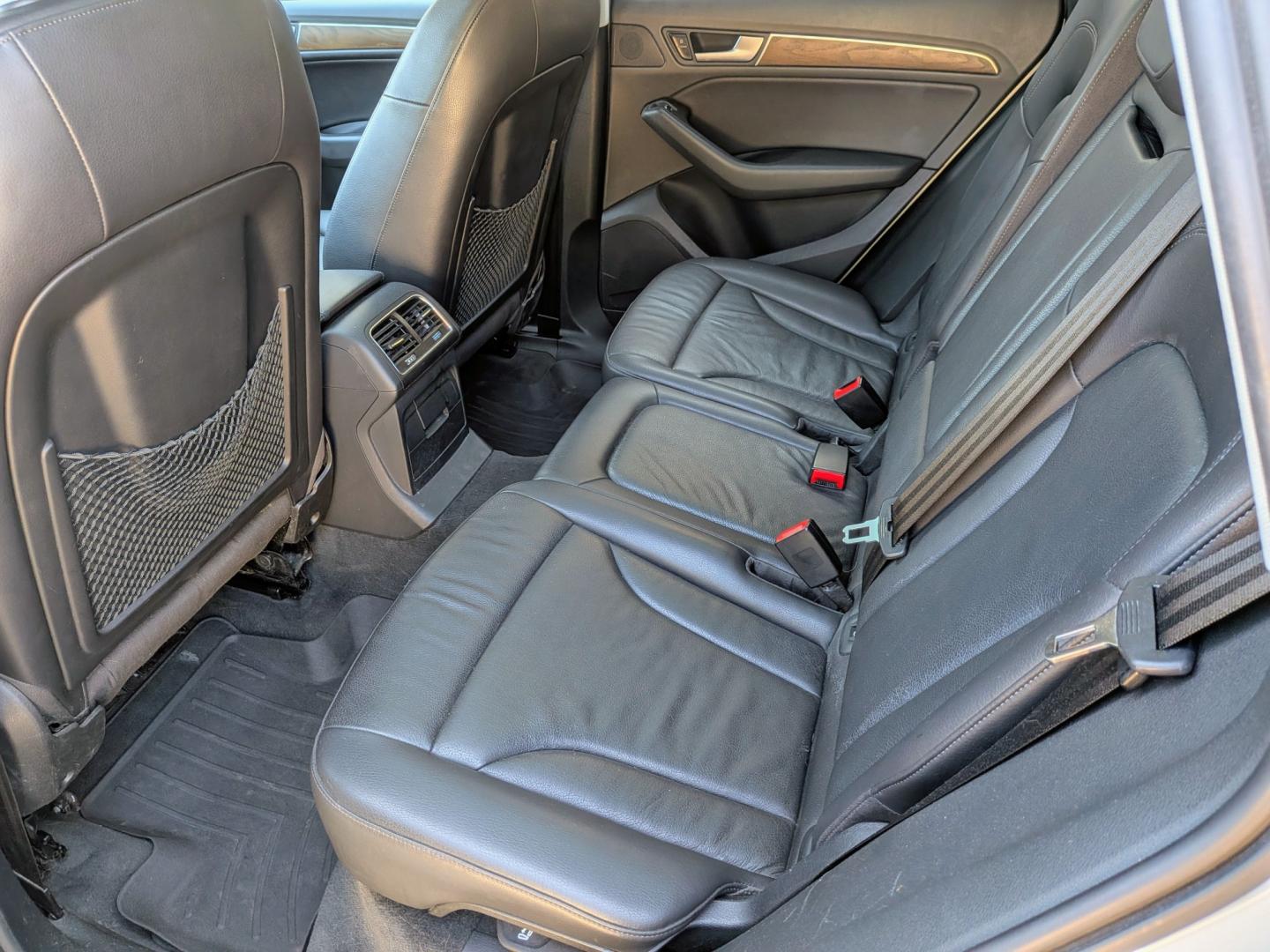 2013 White /Black Leather Audi Q5 2.0 quattro Premium (WA1LFAFP4DA) with an 2.0L L4 DOHC 16V engine, 6-Speed Automatic transmission, located at 603 Amelia Street, Plymouth, MI, 48170, (734) 459-5520, 42.378841, -83.464546 - Vehicles shown by appointment - Please call ahead - 734-459-5520, text 734-658-4573 or contact us via our web site at: http://www.selectmotors.com for complete Inventory, Photos, Videos and FREE Carfax Reports. 2013 Audi Q5 quattro 2.0T Premium Plus,Extra clean, runs and drives excellent — Warr- Photo#5