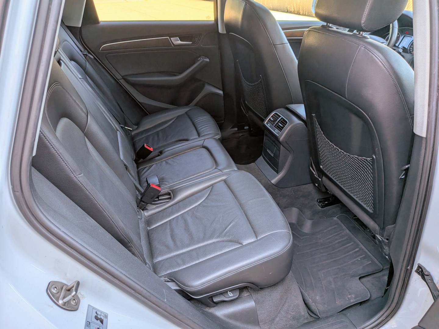 2013 White /Black Leather Audi Q5 2.0 quattro Premium (WA1LFAFP4DA) with an 2.0L L4 DOHC 16V engine, 6-Speed Automatic transmission, located at 603 Amelia Street, Plymouth, MI, 48170, (734) 459-5520, 42.378841, -83.464546 - Vehicles shown by appointment - Please call ahead - 734-459-5520, text 734-658-4573 or contact us via our web site at: http://www.selectmotors.com for complete Inventory, Photos, Videos and FREE Carfax Reports. 2013 Audi Q5 quattro 2.0T Premium Plus,Extra clean, runs and drives excellent — Warr- Photo#9