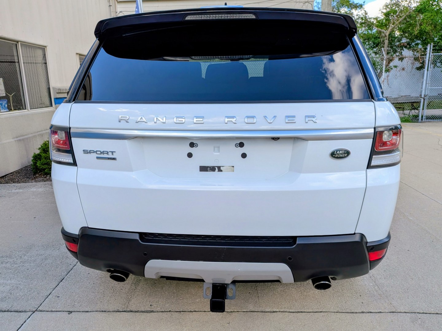 2015 White /Ivory/Ebony Leather Land Rover Range Rover Sport SE (SALWR2VF4FA) with an 3.0L V6 24V DOHC SUPERCHARGED engine, 8A transmission, located at 603 Amelia Street, Plymouth, MI, 48170, (734) 459-5520, 42.378841, -83.464546 - 2015 Land Rover Range Rover Sport 4WD HSE Price: $13,995 (Includes Dealer Doc Fee & Warranty) Mileage: 103,000 miles Vehicle Highlights: Ownership: 1-Owner vehicle, originally from Oklahoma (rust-free underside) Condition: Extra clean inside and out, meticulously maintained Exterior:- Photo#16
