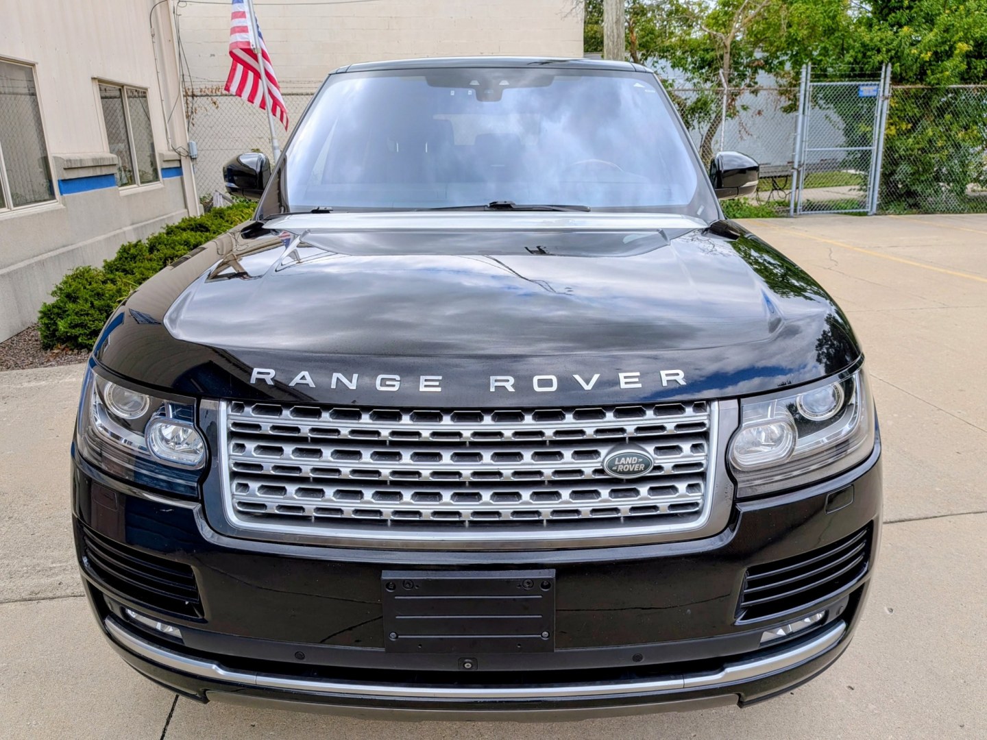 2017 Black /Ebony Land Rover Range Rover HSE (SALGS2FKXHA) with an 3.0L V6 DOHC 24V SUPERCHARGED engine, 8A transmission, located at 603 Amelia Street, Plymouth, MI, 48170, (734) 459-5520, 42.378841, -83.464546- Photo#1