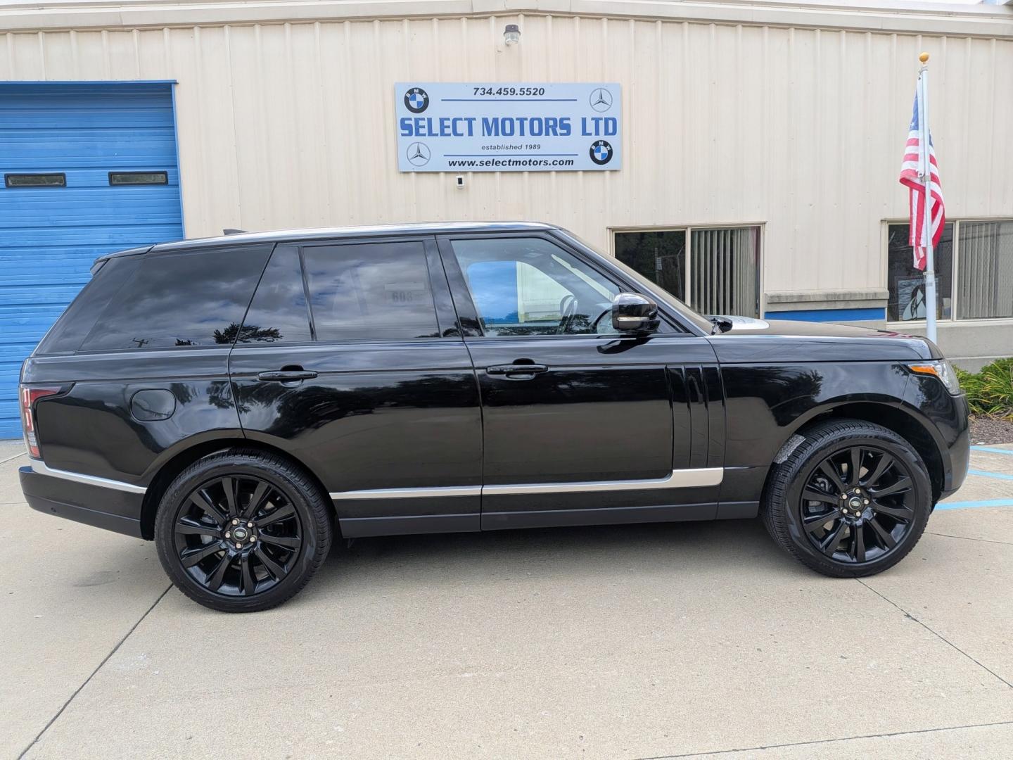 2017 Black /Ebony Land Rover Range Rover HSE (SALGS2FKXHA) with an 3.0L V6 DOHC 24V SUPERCHARGED engine, 8A transmission, located at 603 Amelia Street, Plymouth, MI, 48170, (734) 459-5520, 42.378841, -83.464546- Photo#12