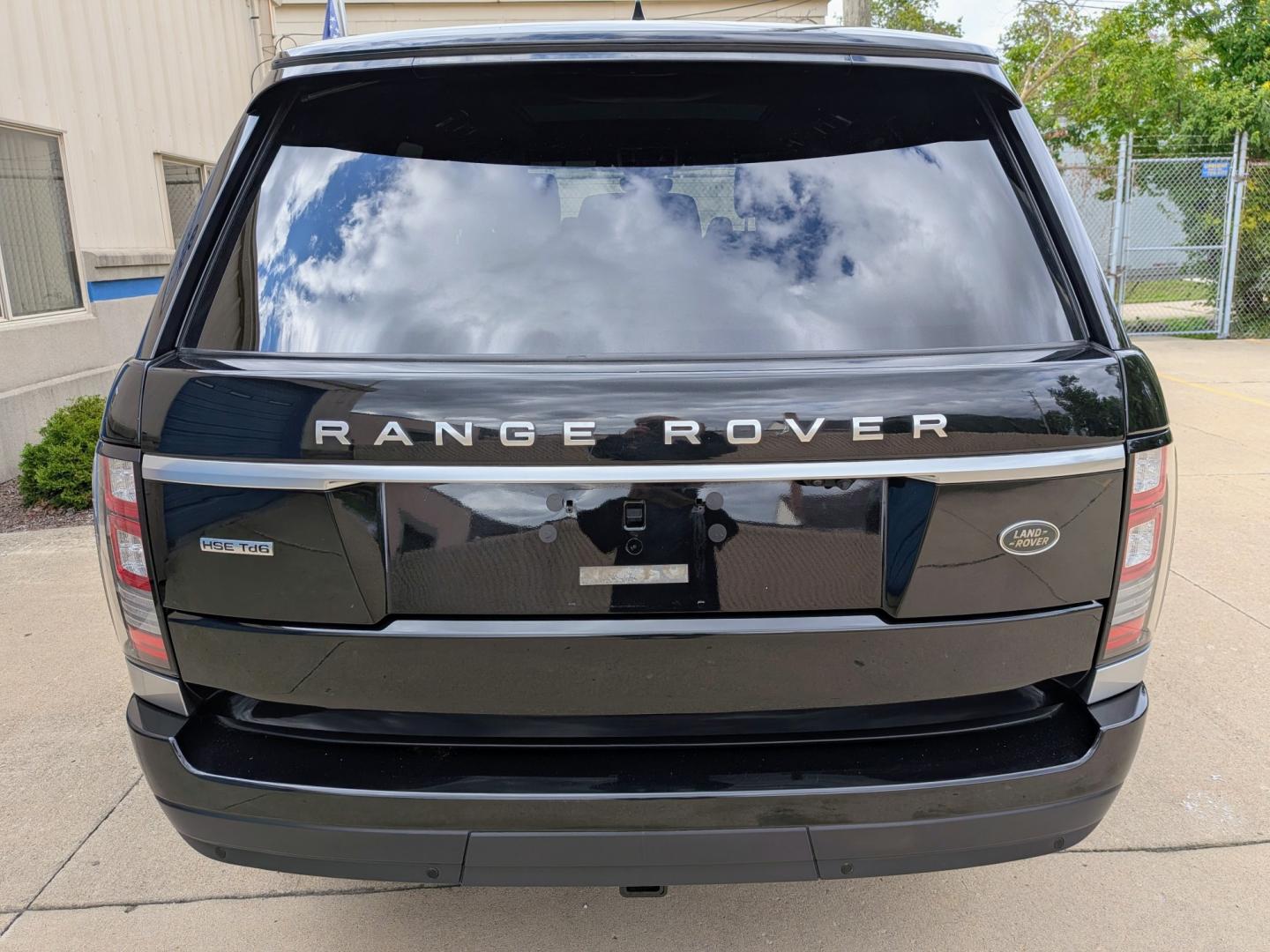 2017 Black /Ebony Land Rover Range Rover HSE (SALGS2FKXHA) with an 3.0L V6 DOHC 24V SUPERCHARGED engine, 8A transmission, located at 603 Amelia Street, Plymouth, MI, 48170, (734) 459-5520, 42.378841, -83.464546- Photo#14