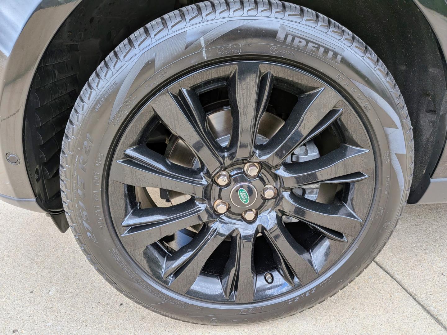 2017 Black /Ebony Land Rover Range Rover HSE (SALGS2FKXHA) with an 3.0L V6 DOHC 24V SUPERCHARGED engine, 8A transmission, located at 603 Amelia Street, Plymouth, MI, 48170, (734) 459-5520, 42.378841, -83.464546- Photo#15