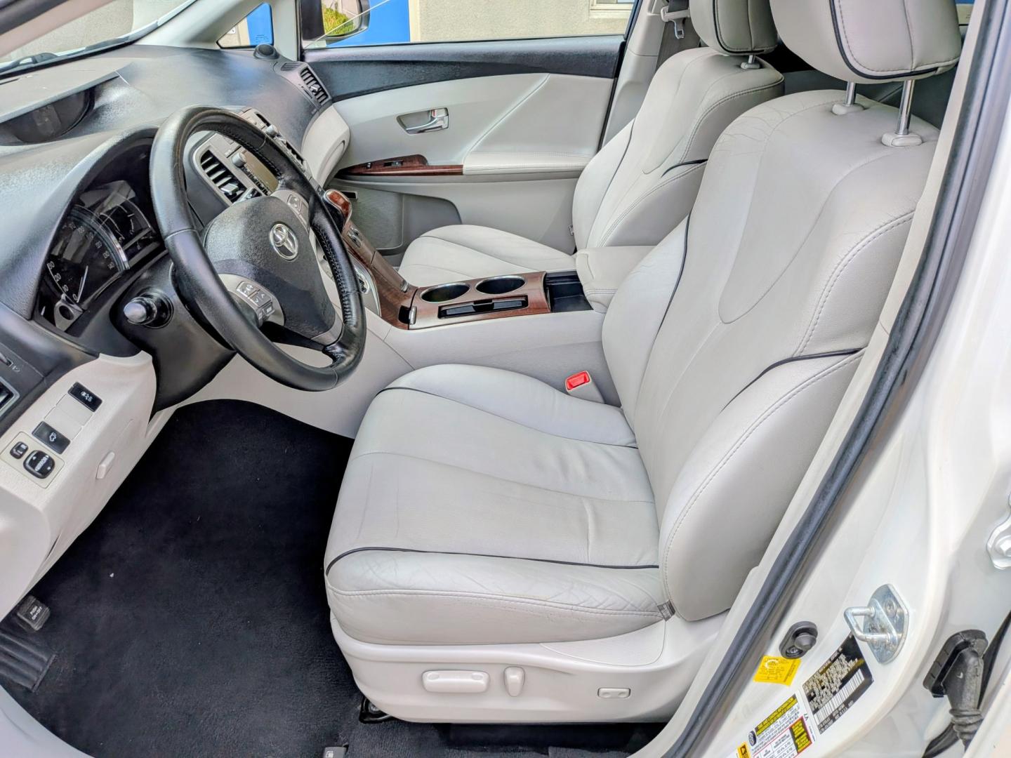 2011 Blizzard Pearl /Light Gray Leather Toyota Venza AWD V6 (4T3BK3BB0BU) with an 3.5L V6 DOHC 24V engine, 6A transmission, located at 603 Amelia Street, Plymouth, MI, 48170, (734) 459-5520, 42.378841, -83.464546 - Vehicles shown by appointment - Please call ahead - 734-459-5520, text 734-658-4573 or contact us via our web site at: http://www.selectmotors.com for complete Inventory, Photos, Videos and FREE Carfax Reports. 2011 Toyota Venza V6 AWD – Fully Loaded & Exceptional Condition! Price: $10,995 (- Photo#2