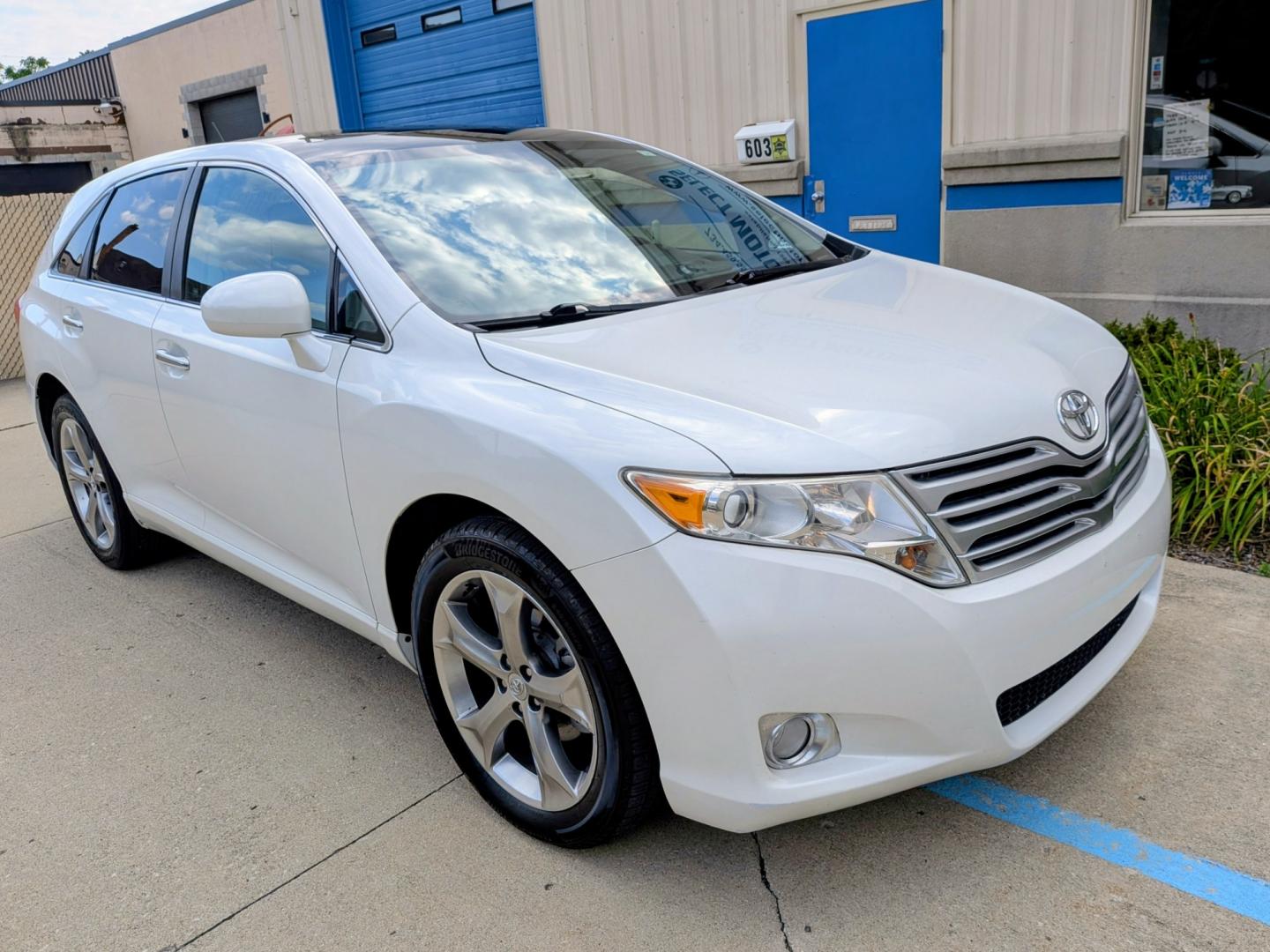 2011 Blizzard Pearl /Light Gray Leather Toyota Venza AWD V6 (4T3BK3BB0BU) with an 3.5L V6 DOHC 24V engine, 6A transmission, located at 603 Amelia Street, Plymouth, MI, 48170, (734) 459-5520, 42.378841, -83.464546 - Vehicles shown by appointment - Please call ahead - 734-459-5520, text 734-658-4573 or contact us via our web site at: http://www.selectmotors.com for complete Inventory, Photos, Videos and FREE Carfax Reports. 2011 Toyota Venza V6 AWD – Fully Loaded & Exceptional Condition! Price: $10,995 (- Photo#9