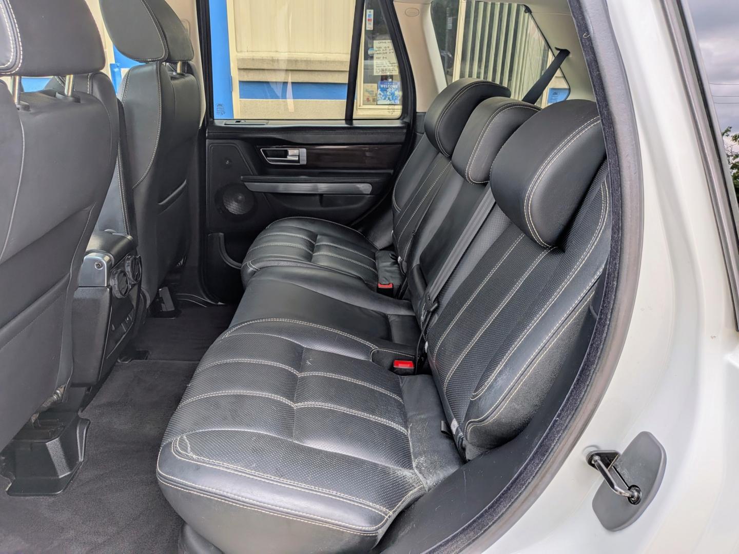 2011 White /Ebony Leather Land Rover Range Rover Sport Supercharged (SALSH2E4XBA) with an 5.0 V8 DOHC 32V SUPERCHARGED engine, 6-Speed Automatic transmission, located at 603 Amelia Street, Plymouth, MI, 48170, (734) 459-5520, 42.378841, -83.464546 - Vehicles shown by appointment - Please call ahead - 734-459-5520, text 734-658-4573 or contact us via our web site at: http://www.selectmotors.com for complete Inventory, Photos, Videos and FREE Carfax Reports. Step into supercharged V8 510hp 5.0 luxury without the original six-figure price tag.- Photo#6