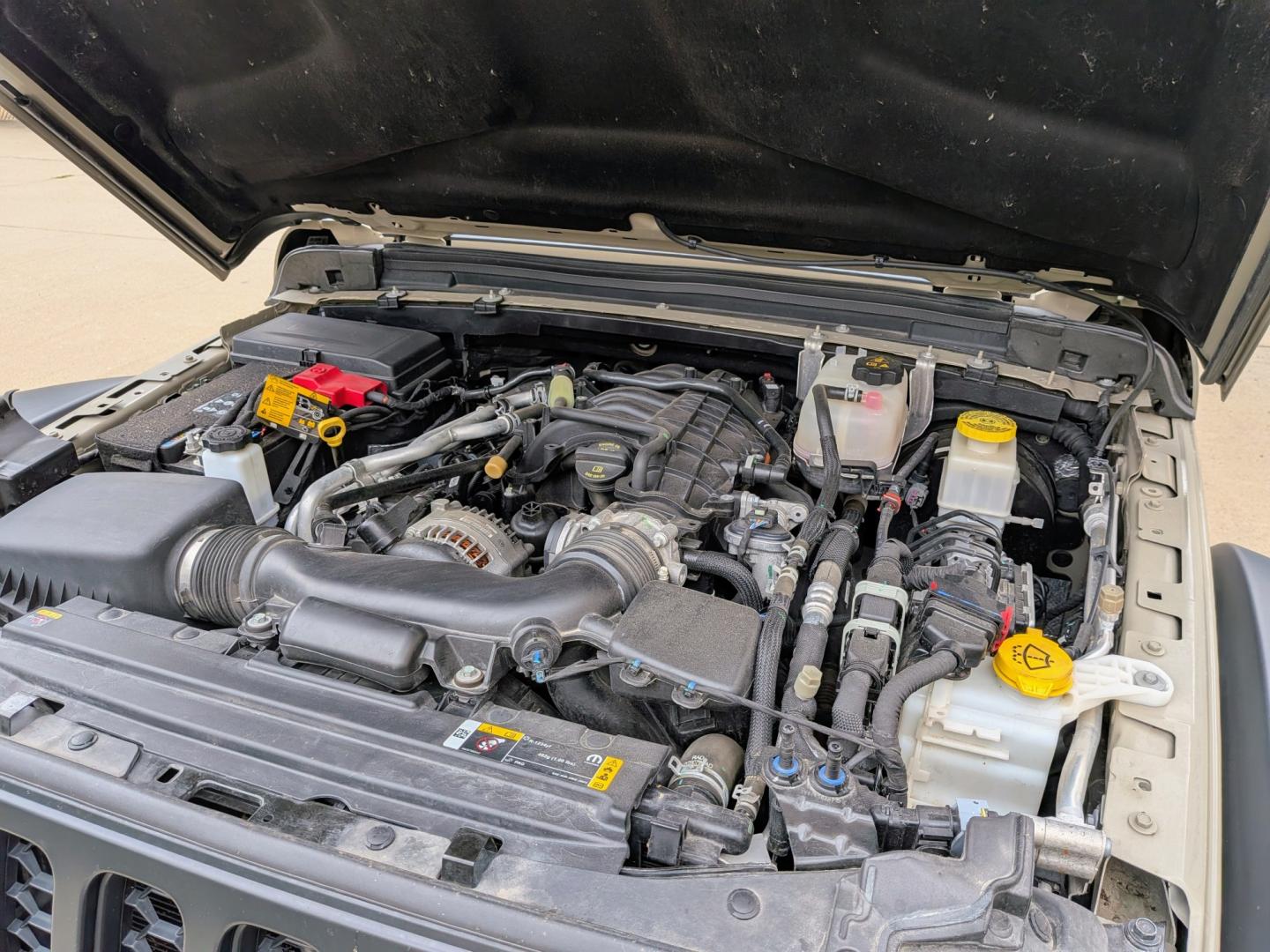 2022 Gobi /Black Jeep Gladiator Mojave (1C6JJTEG8NL) with an 3.6L V6 DOHC 24V engine, 6M transmission, located at 603 Amelia Street, Plymouth, MI, 48170, (734) 459-5520, 42.378841, -83.464546 - Vehicles shown by appointment - Please call ahead - 734-459-5520, text 734-658-4573 or contact us via our web site at: http://www.selectmotors.com for complete Inventory, Photos, Videos and FREE Carfax Reports. FOR SALE: 2022 Jeep Gladiator Mojave 4x4 Price: $29,995 | Limited Edition Gobi Clea- Photo#19