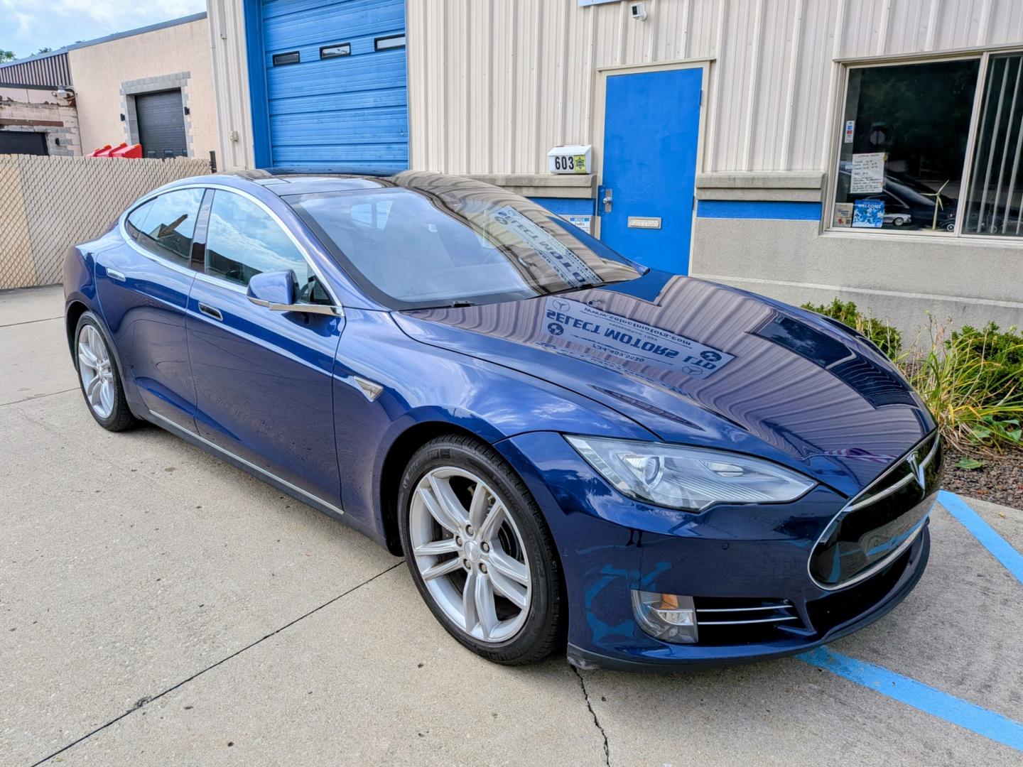 2015 Blue /Grey Leather Tesla Model S 70D (5YJSA1S21FF) with an ELECTRIC engine, 1A transmission, located at 603 Amelia Street, Plymouth, MI, 48170, (734) 459-5520, 42.378841, -83.464546 - Vehicles shown by appointment - Please call ahead - 734-459-5520, text 734-658-4573 or contact us via our web site at: http://www.selectmotors.com for complete Inventory, Photos, Videos and FREE Carfax Reports. 2015 Tesla Model S 70D – Rare Early Spec Asking Price: $15,995 (Document fee incl- Photo#12