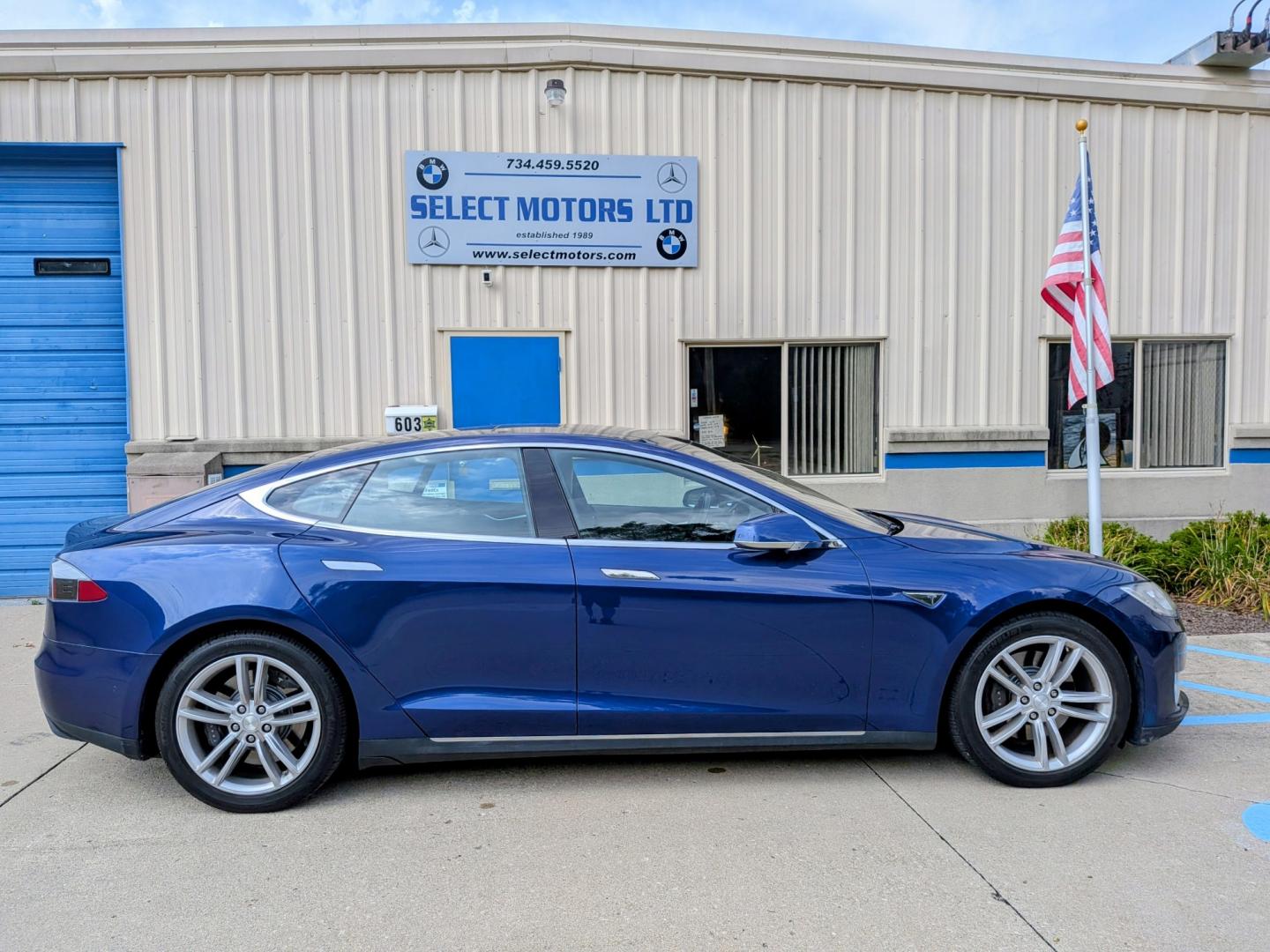 2015 Blue /Grey Leather Tesla Model S 70D (5YJSA1S21FF) with an ELECTRIC engine, 1A transmission, located at 603 Amelia Street, Plymouth, MI, 48170, (734) 459-5520, 42.378841, -83.464546 - Vehicles shown by appointment - Please call ahead - 734-459-5520, text 734-658-4573 or contact us via our web site at: http://www.selectmotors.com for complete Inventory, Photos, Videos and FREE Carfax Reports. 2015 Tesla Model S 70D – Rare Early Spec Asking Price: $15,995 (Document fee incl- Photo#13