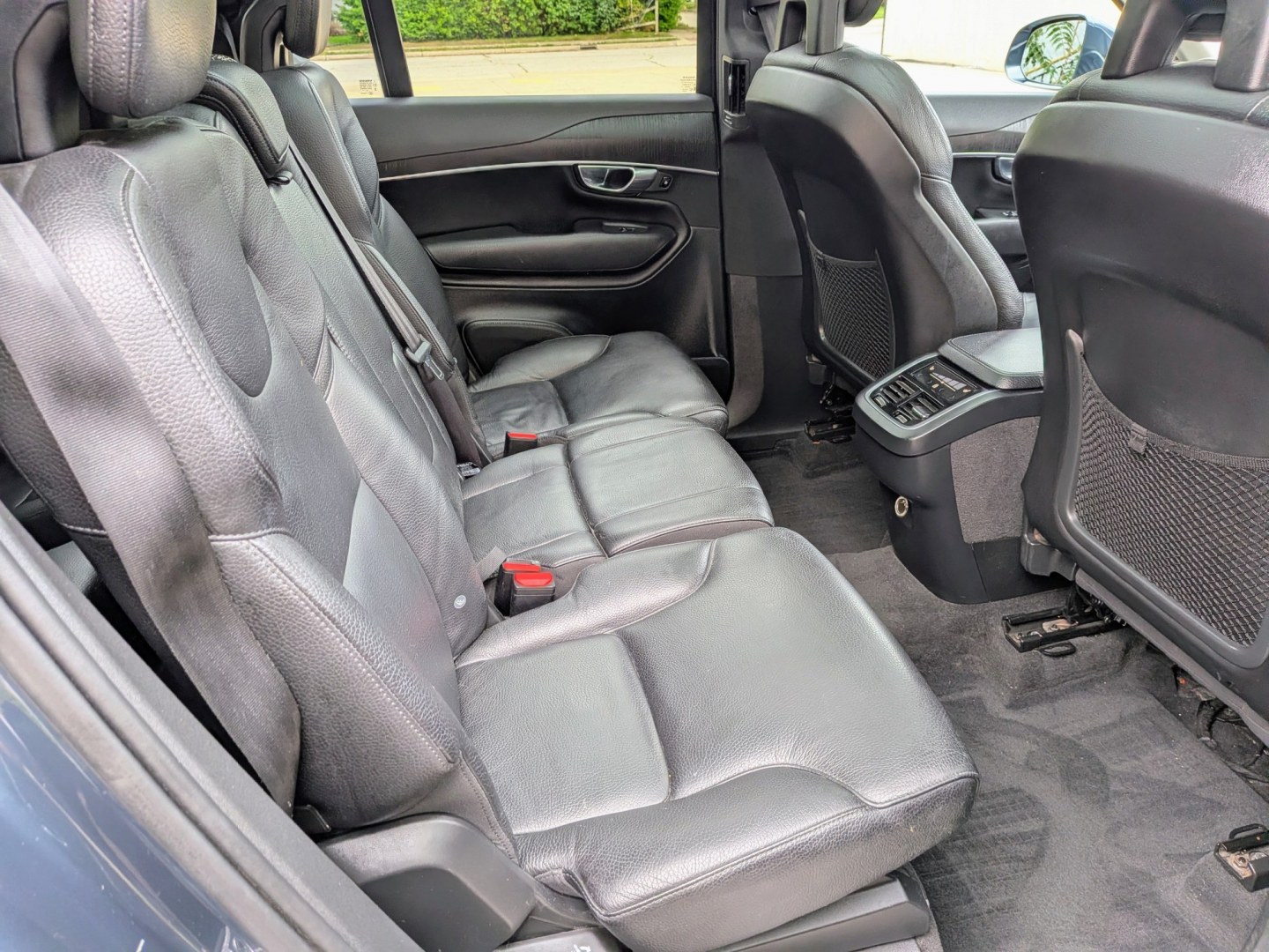 2020 Blue Metallic Volvo XC90 T6 Momentum AWD (YV4A22PK3L1) with an 2.0L L4 DOHC 16V engine, 8A transmission, located at 603 Amelia Street, Plymouth, MI, 48170, (734) 459-5520, 42.378841, -83.464546 - Vehicles shown by appointment - Please call ahead - 734-459-5520, text 734-658-4573 or contact us via our web site at: http://www.selectmotors.com for complete Inventory, Photos, Videos and FREE Carfax Reports. 2020 Volvo XC90 T6 AWD Momentum Price: $22,995 Mileage: 79,000 miles Conditio- Photo#10