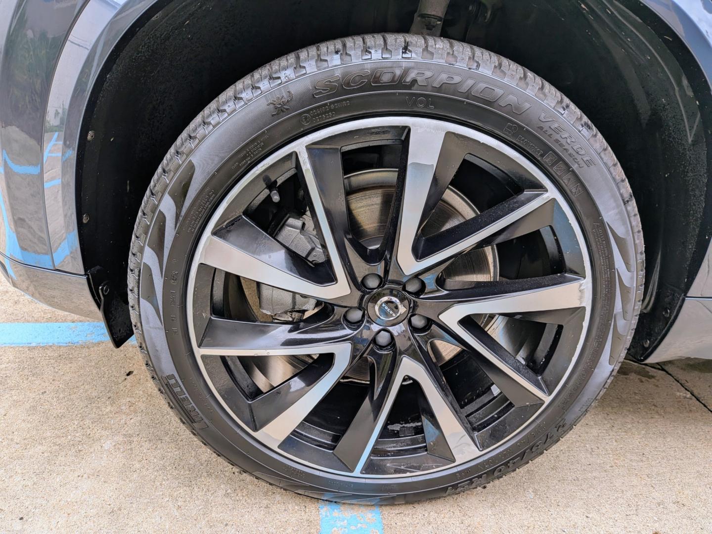 2020 Blue Metallic Volvo XC90 T6 Momentum AWD (YV4A22PK3L1) with an 2.0L L4 DOHC 16V engine, 8A transmission, located at 603 Amelia Street, Plymouth, MI, 48170, (734) 459-5520, 42.378841, -83.464546 - Vehicles shown by appointment - Please call ahead - 734-459-5520, text 734-658-4573 or contact us via our web site at: http://www.selectmotors.com for complete Inventory, Photos, Videos and FREE Carfax Reports. 2020 Volvo XC90 T6 AWD Momentum Price: $22,995 Mileage: 79,000 miles Conditio- Photo#16