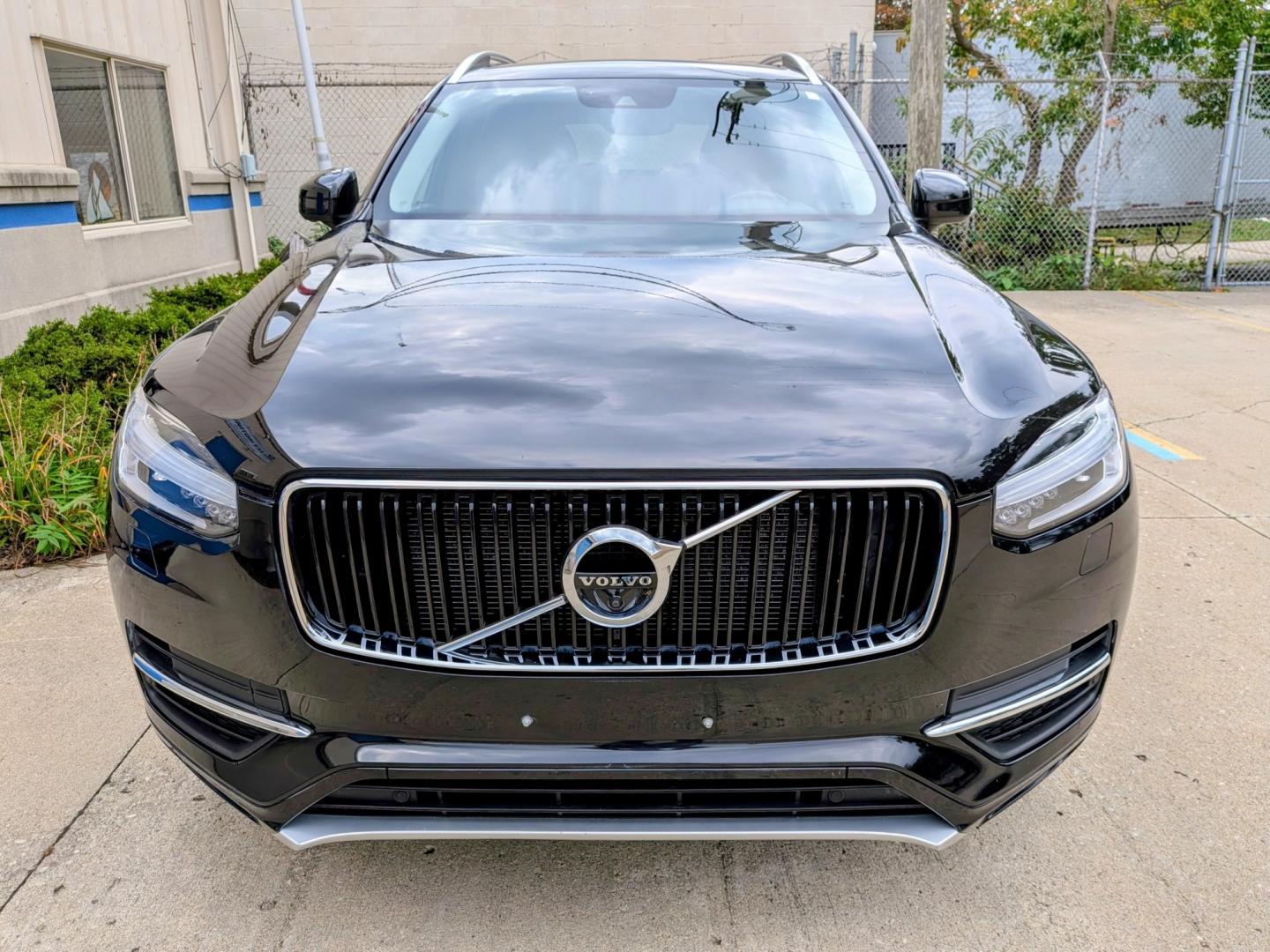 2018 Black Volvo XC90 T6 Momentum AWD (YV4A22PK1J1) with an 2.0L L4 DOHC 16V engine, 8A transmission, located at 603 Amelia Street, Plymouth, MI, 48170, (734) 459-5520, 42.378841, -83.464546 - Vehicles shown by appointment - Please call ahead - 734-459-5520, text 734-658-4573 or contact us via our web site at: http://www.selectmotors.com for complete Inventory, Photos, Videos and FREE Carfax Reports. 2018 Volvo XC90 T6 AWD Momentum Price: $18,995 (Includes Warranty & Document Fee —- Photo#1