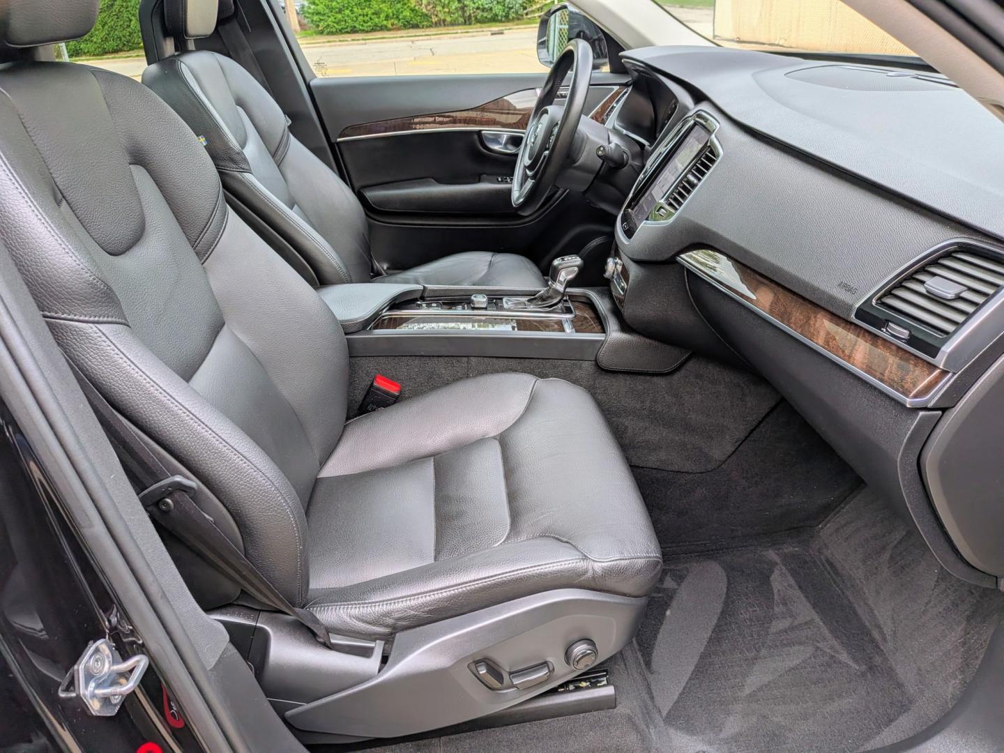 2018 Black Volvo XC90 T6 Momentum AWD (YV4A22PK1J1) with an 2.0L L4 DOHC 16V engine, 8A transmission, located at 603 Amelia Street, Plymouth, MI, 48170, (734) 459-5520, 42.378841, -83.464546 - Vehicles shown by appointment - Please call ahead - 734-459-5520, text 734-658-4573 or contact us via our web site at: http://www.selectmotors.com for complete Inventory, Photos, Videos and FREE Carfax Reports. 2018 Volvo XC90 T6 AWD Momentum Price: $18,995 (Includes Warranty & Document Fee —- Photo#9