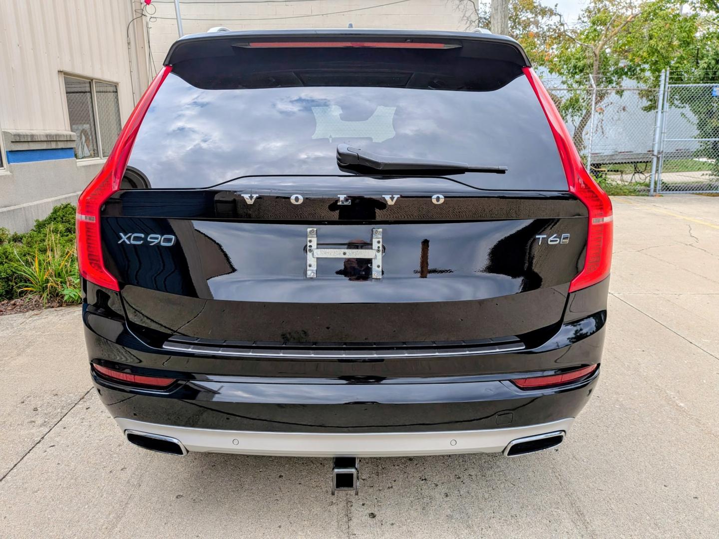 2018 Black Volvo XC90 T6 Momentum AWD (YV4A22PK1J1) with an 2.0L L4 DOHC 16V engine, 8A transmission, located at 603 Amelia Street, Plymouth, MI, 48170, (734) 459-5520, 42.378841, -83.464546 - Vehicles shown by appointment - Please call ahead - 734-459-5520, text 734-658-4573 or contact us via our web site at: http://www.selectmotors.com for complete Inventory, Photos, Videos and FREE Carfax Reports. 2018 Volvo XC90 T6 AWD Momentum Price: $18,995 (Includes Warranty & Document Fee —- Photo#15