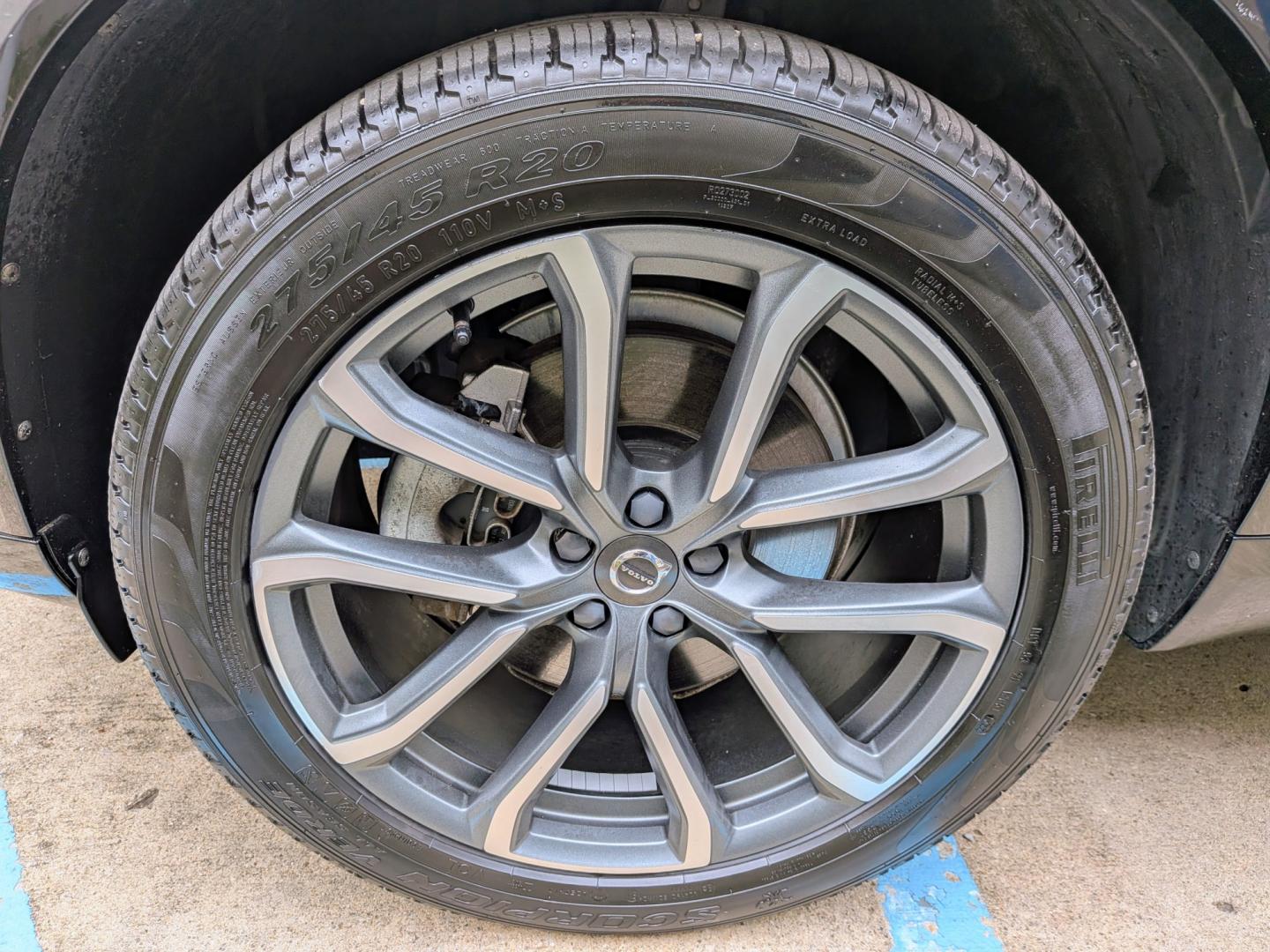 2018 Black Volvo XC90 T6 Momentum AWD (YV4A22PK1J1) with an 2.0L L4 DOHC 16V engine, 8A transmission, located at 603 Amelia Street, Plymouth, MI, 48170, (734) 459-5520, 42.378841, -83.464546 - Vehicles shown by appointment - Please call ahead - 734-459-5520, text 734-658-4573 or contact us via our web site at: http://www.selectmotors.com for complete Inventory, Photos, Videos and FREE Carfax Reports. 2018 Volvo XC90 T6 AWD Momentum Price: $18,995 (Includes Warranty & Document Fee —- Photo#16
