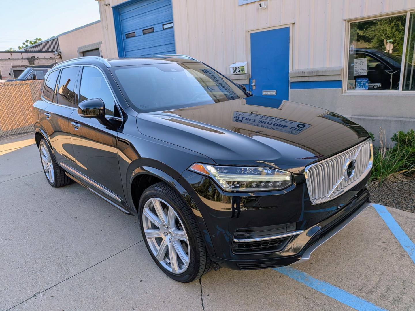2017 Black /Black Leather Volvo XC90 T8 Inscription AWD (YV4BC0PL0H1) with an 2.0L L4 DOHC 16V HYBRID engine, 8A transmission, located at 603 Amelia Street, Plymouth, MI, 48170, (734) 459-5520, 42.378841, -83.464546 - Vehicles shown by appointment - Please call ahead - 734-459-5520, text 734-658-4573 or contact us via our web site at: http://www.selectmotors.com for complete Inventory, Photos, Videos and FREE Carfax Reports. 2017 Volvo XC90 T8 E-AWD Inscription Price: $18,995 (Includes warranty and document f- Photo#12