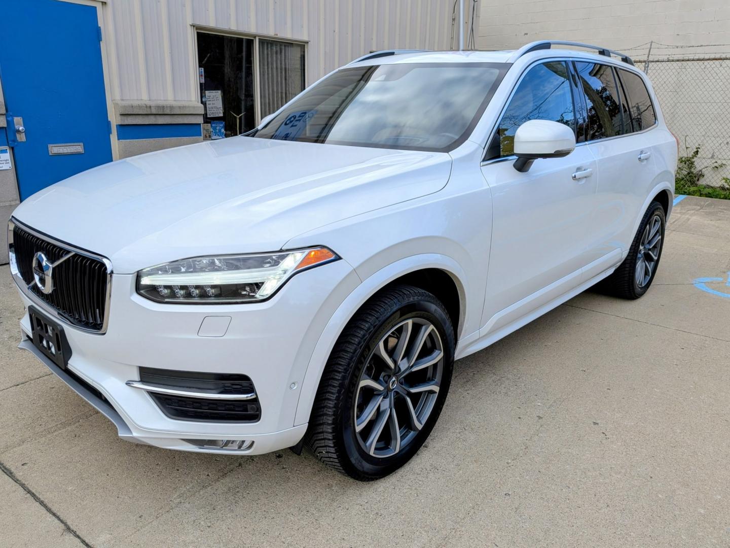 2019 White /Black and Tan Volvo XC90 T6 Momentum AWD (YV4A22PK7K1) with an 2.0L L4 DOHC 16V engine, 8A transmission, located at 603 Amelia Street, Plymouth, MI, 48170, (734) 459-5520, 42.378841, -83.464546 - Vehicles shown by appointment - Please call ahead - 734-459-5520, text 734-658-4573 or contact us via our web site at: http://www.selectmotors.com for complete Inventory, Photos, Videos and FREE Carfax Reports. 2019 Volvo XC90 T6 AWD Momentum Price: $15,995 (Includes Warranty & Document Fee)Mile- Photo#0