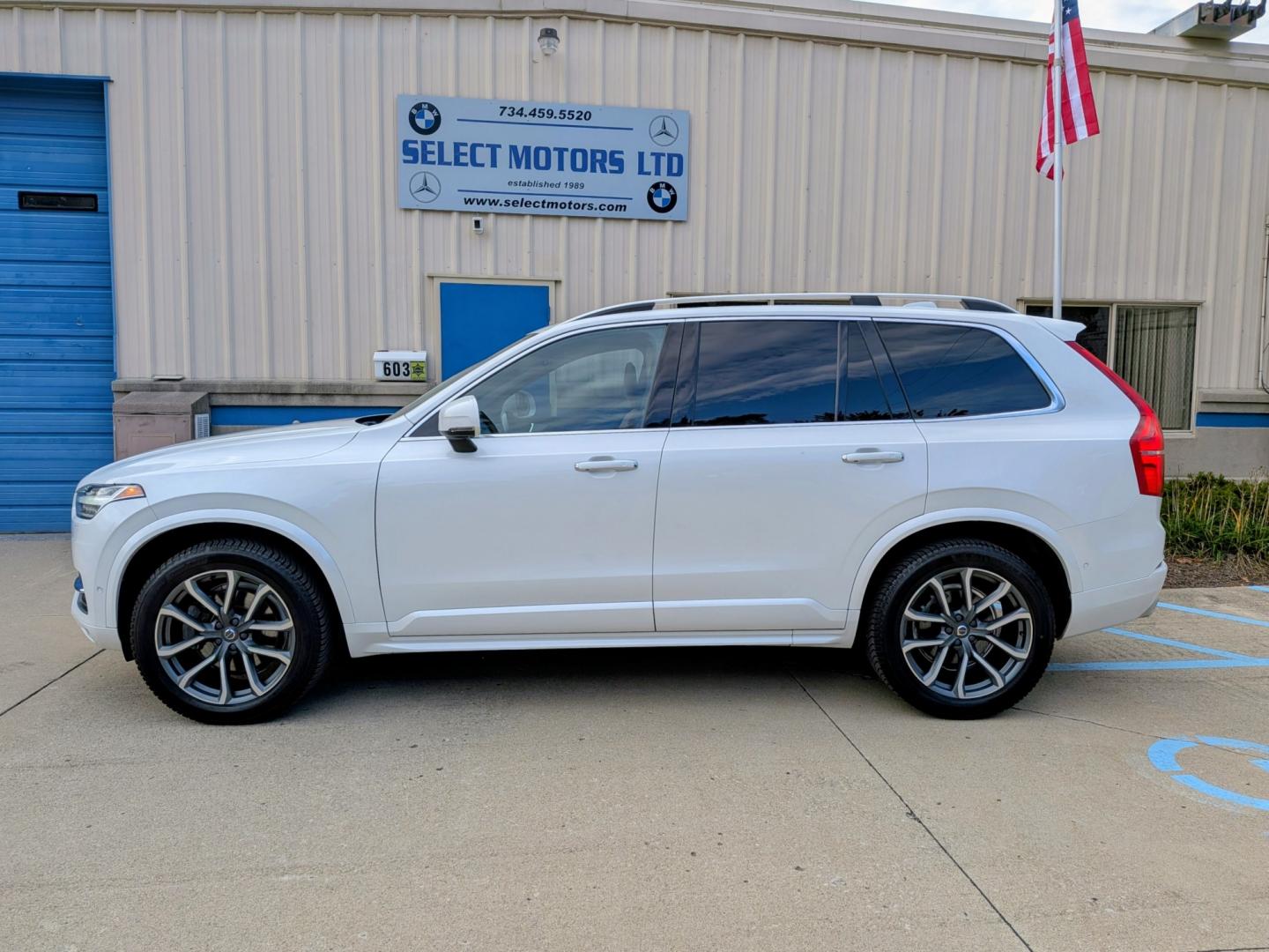 2019 White /Black and Tan Volvo XC90 T6 Momentum AWD (YV4A22PK7K1) with an 2.0L L4 DOHC 16V engine, 8A transmission, located at 603 Amelia Street, Plymouth, MI, 48170, (734) 459-5520, 42.378841, -83.464546 - Vehicles shown by appointment - Please call ahead - 734-459-5520, text 734-658-4573 or contact us via our web site at: http://www.selectmotors.com for complete Inventory, Photos, Videos and FREE Carfax Reports. 2019 Volvo XC90 T6 AWD Momentum Price: $15,995 (Includes Warranty & Document Fee)Mile- Photo#2