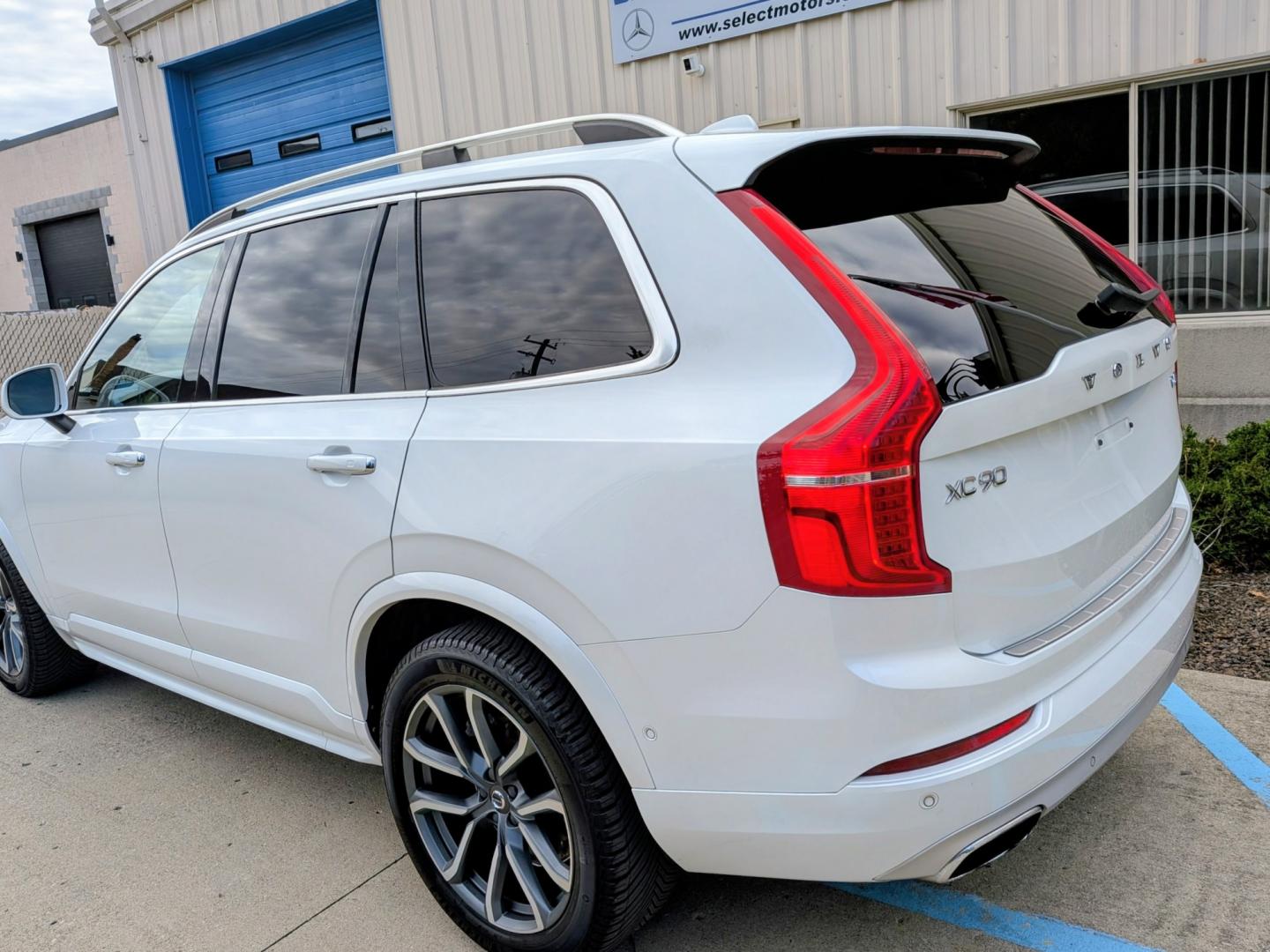 2019 White /Black and Tan Volvo XC90 T6 Momentum AWD (YV4A22PK7K1) with an 2.0L L4 DOHC 16V engine, 8A transmission, located at 603 Amelia Street, Plymouth, MI, 48170, (734) 459-5520, 42.378841, -83.464546 - Vehicles shown by appointment - Please call ahead - 734-459-5520, text 734-658-4573 or contact us via our web site at: http://www.selectmotors.com for complete Inventory, Photos, Videos and FREE Carfax Reports. 2019 Volvo XC90 T6 AWD Momentum Price: $15,995 (Includes Warranty & Document Fee)Mile- Photo#3