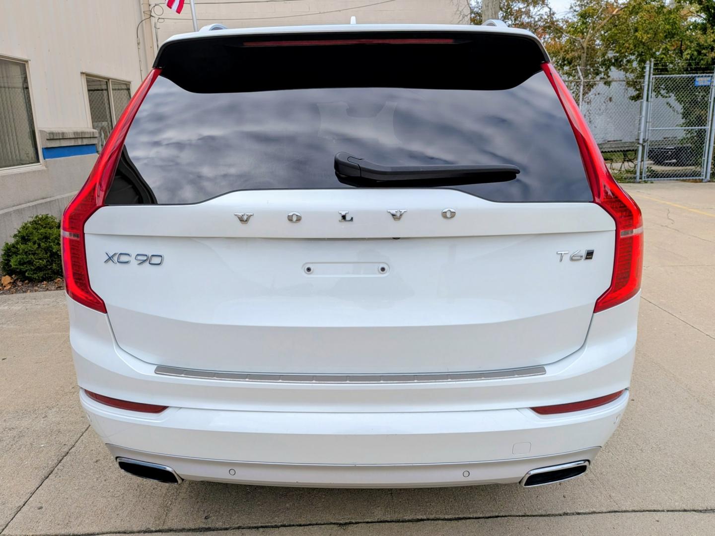 2019 White /Black and Tan Volvo XC90 T6 Momentum AWD (YV4A22PK7K1) with an 2.0L L4 DOHC 16V engine, 8A transmission, located at 603 Amelia Street, Plymouth, MI, 48170, (734) 459-5520, 42.378841, -83.464546 - Vehicles shown by appointment - Please call ahead - 734-459-5520, text 734-658-4573 or contact us via our web site at: http://www.selectmotors.com for complete Inventory, Photos, Videos and FREE Carfax Reports. 2019 Volvo XC90 T6 AWD Momentum Price: $15,995 (Includes Warranty & Document Fee)Mile- Photo#16