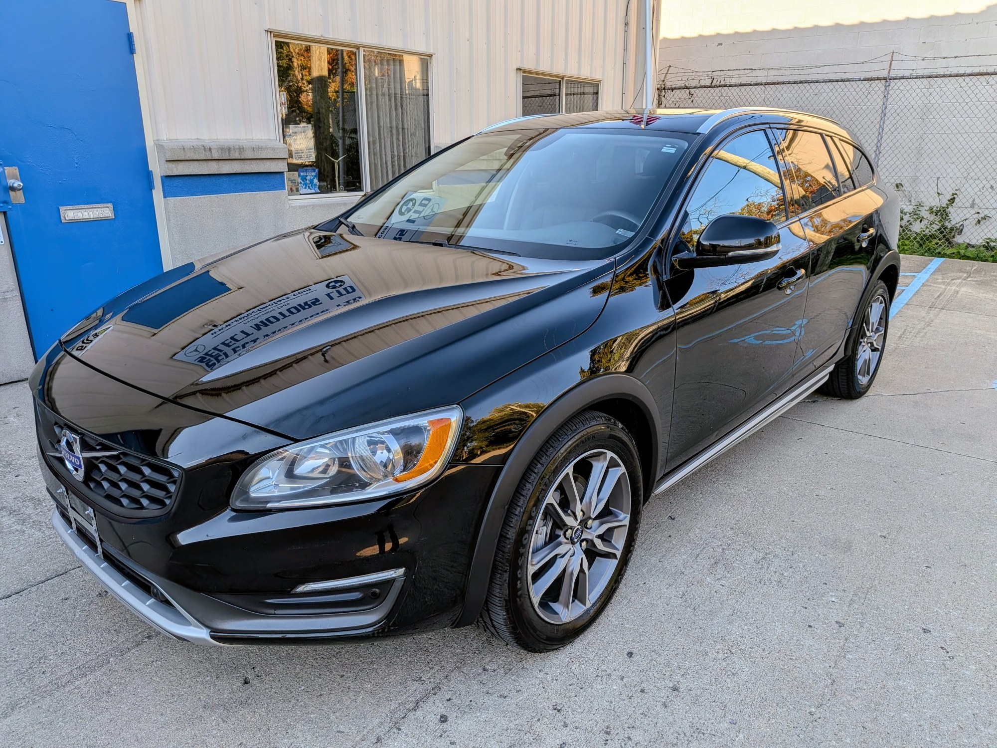 photo of 2015 Volvo V60 Cross Country T5 Premier