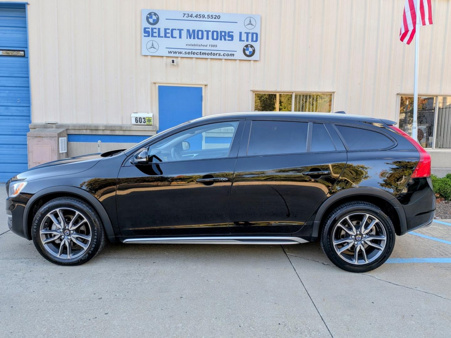 2015 Black Volvo V60 Cross Country T5 Premier (YV4612HK8F1) with an 2.5L L5 DOHC 20V engine, 6A transmission, located at 603 Amelia Street, Plymouth, MI, 48170, (734) 459-5520, 42.378841, -83.464546 - Vehicles shown by appointment - Please call ahead - 734-459-5520, text 734-658-4573 or contact us via our web site at: http://www.selectmotors.com for complete Inventory, Photos, Videos and FREE Carfax Reports. 2015.5 Volvo V60 T5 AWD Cross Country PRICE: $12,995 (Includes Document Fee & Warrant- Photo#2