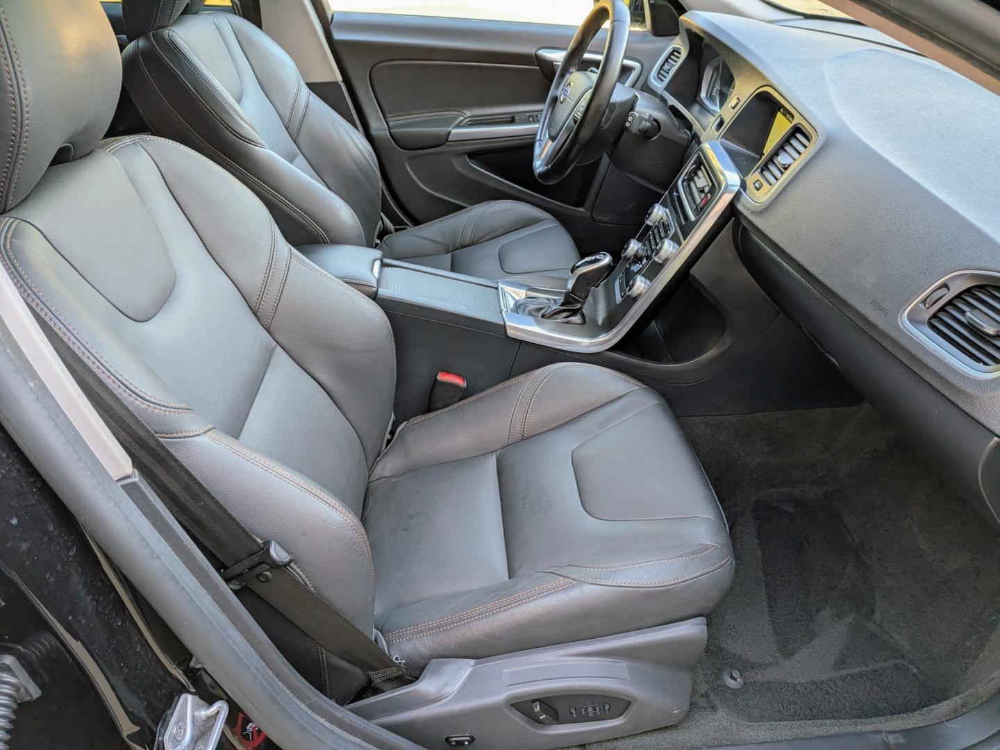 2015 Black Volvo V60 Cross Country T5 Premier (YV4612HK8F1) with an 2.5L L5 DOHC 20V engine, 6A transmission, located at 603 Amelia Street, Plymouth, MI, 48170, (734) 459-5520, 42.378841, -83.464546 - Vehicles shown by appointment - Please call ahead - 734-459-5520, text 734-658-4573 or contact us via our web site at: http://www.selectmotors.com for complete Inventory, Photos, Videos and FREE Carfax Reports. 2015.5 Volvo V60 T5 AWD Cross Country PRICE: $12,995 (Includes Document Fee & Warrant- Photo#8