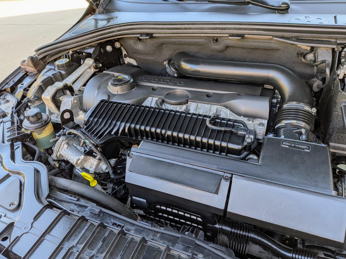 2015 Black Volvo V60 Cross Country T5 Premier (YV4612HK8F1) with an 2.5L L5 DOHC 20V engine, 6A transmission, located at 603 Amelia Street, Plymouth, MI, 48170, (734) 459-5520, 42.378841, -83.464546 - Vehicles shown by appointment - Please call ahead - 734-459-5520, text 734-658-4573 or contact us via our web site at: http://www.selectmotors.com for complete Inventory, Photos, Videos and FREE Carfax Reports. 2015.5 Volvo V60 T5 AWD Cross Country PRICE: $12,995 (Includes Document Fee & Warrant- Photo#16