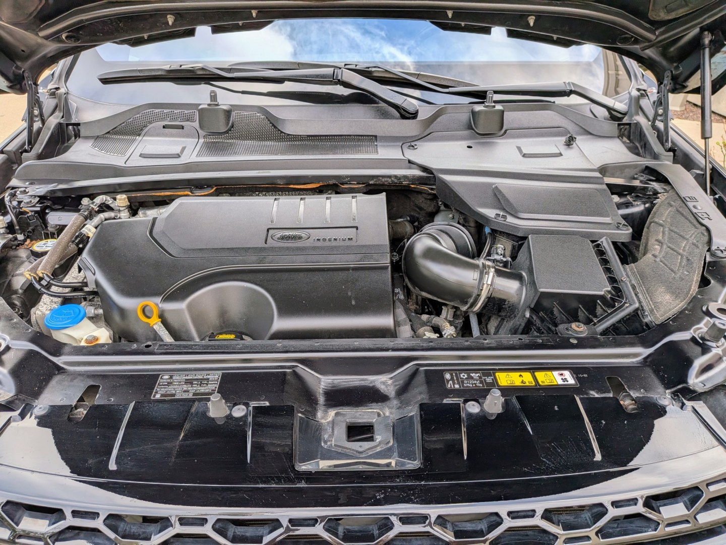 2018 Black /Ebony Leather Land Rover Discovery Sport HSE (SALCR2RX6JH) with an 2.0L L4 DOHC 16V engine, 9A transmission, located at 603 Amelia Street, Plymouth, MI, 48170, (734) 459-5520, 42.378841, -83.464546 - Vehicles shown by appointment - Please call ahead - 734-459-5520, text 734-658-4573 or contact us via our web site at: http://www.selectmotors.com for complete Inventory, Photos, Videos and FREE Carfax Reports. 2018 Land Rover Discovery Sport HSE 4WD Price: $13,995 (Price includes Document Fee a- Photo#14