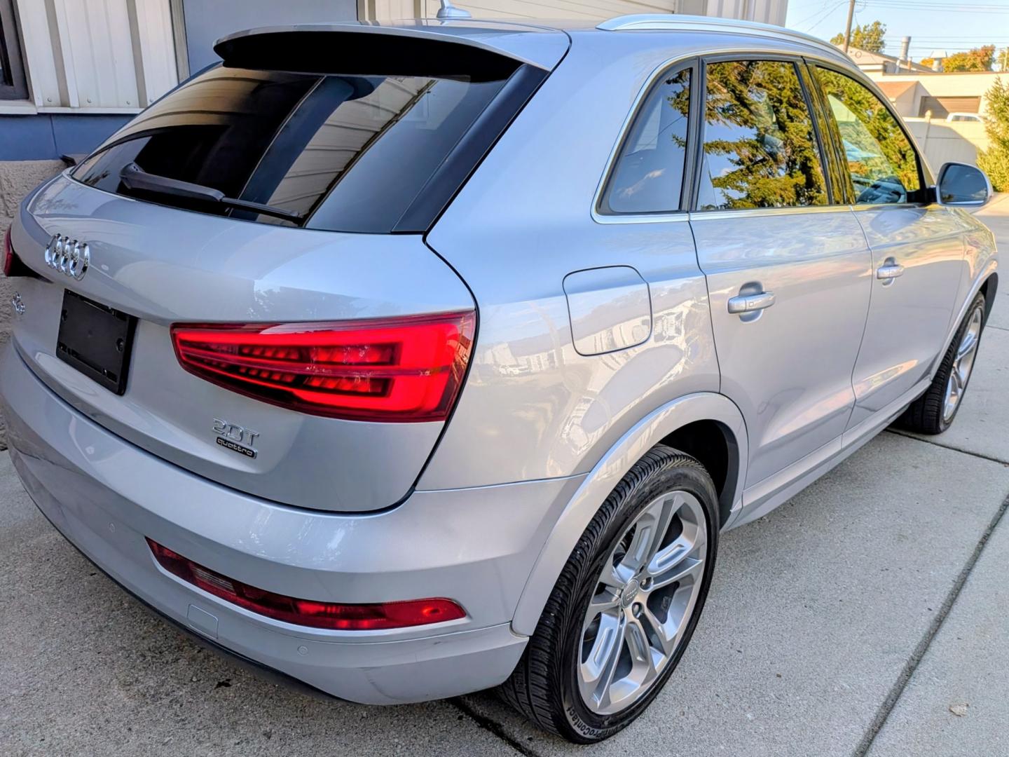 2018 Silver Metallic /Black Leather Audi Q3 Premium Plus quattro (WA1JCCFS1JR) with an 2.0L L4 DOHC 24V engine, 6A transmission, located at 603 Amelia Street, Plymouth, MI, 48170, (734) 459-5520, 42.378841, -83.464546 - Vehicles shown by appointment - Please call ahead - 734-459-5520, text 734-658-4573 or contact us via our web site at: http://www.selectmotors.com for complete Inventory, Photos, Videos and FREE Carfax Reports. 2018 Audi Q3 Premium Plus AWD (S Line Sport) Price: $12,995 (Includes Document Fee &- Photo#14
