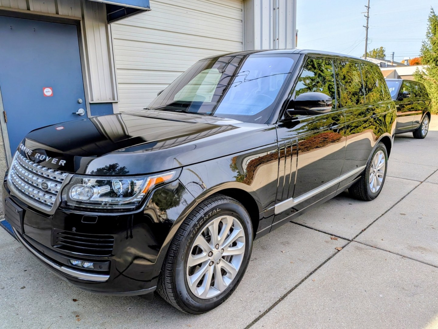 2016 Black /Ebony Oxford Leather Land Rover Range Rover HSE (SALGS2PF2GA) with an 3.0L V6 DOHC 24V SUPERCHARGED engine, 8A transmission, located at 603 Amelia Street, Plymouth, MI, 48170, (734) 459-5520, 42.378841, -83.464546 - Vehicles shown by appointment - Please call ahead - 734-459-5520, text 734-658-4573 or contact us via our web site at: http://www.selectmotors.com for complete Inventory, Photos, Videos and FREE Carfax Reports. 2016 Land Rover Range Rover 4WD 4dr HSE Price: $18,995 (NO HIDDEN FEES — Document- Photo#0
