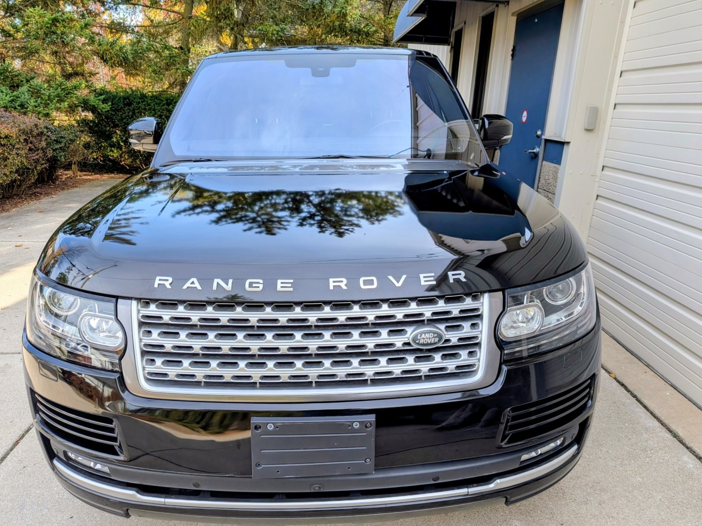 2016 Black /Ebony Oxford Leather Land Rover Range Rover HSE (SALGS2PF2GA) with an 3.0L V6 DOHC 24V SUPERCHARGED engine, 8A transmission, located at 603 Amelia Street, Plymouth, MI, 48170, (734) 459-5520, 42.378841, -83.464546 - Vehicles shown by appointment - Please call ahead - 734-459-5520, text 734-658-4573 or contact us via our web site at: http://www.selectmotors.com for complete Inventory, Photos, Videos and FREE Carfax Reports. 2016 Land Rover Range Rover 4WD 4dr HSE Price: $18,995 (NO HIDDEN FEES — Document- Photo#11