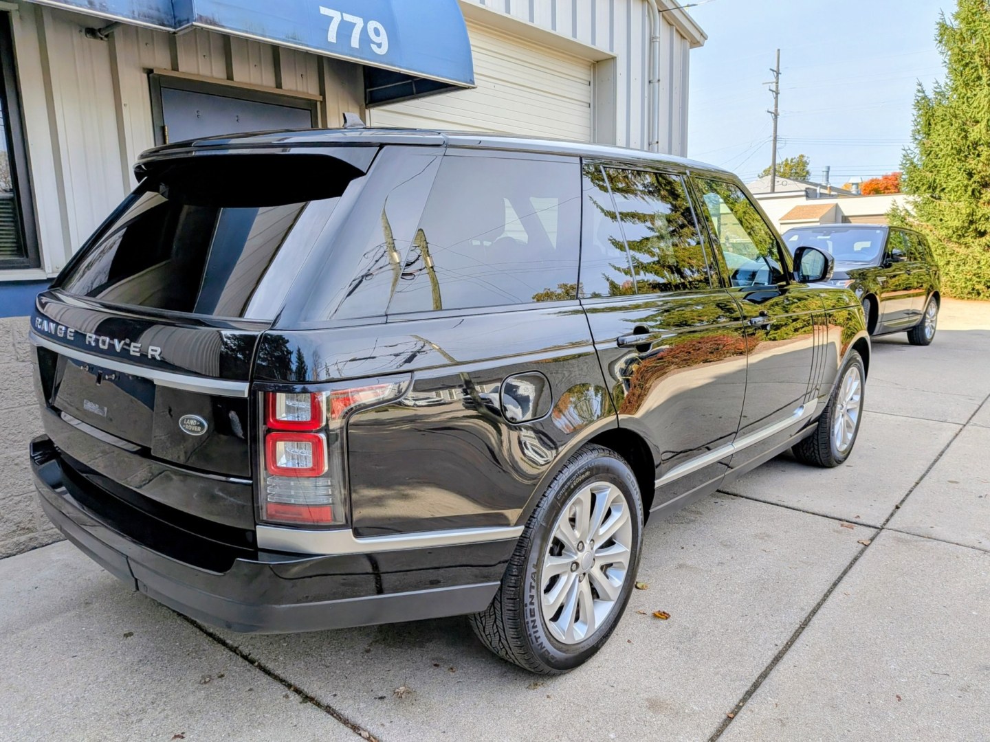2016 Black /Ebony Oxford Leather Land Rover Range Rover HSE (SALGS2PF2GA) with an 3.0L V6 DOHC 24V SUPERCHARGED engine, 8A transmission, located at 603 Amelia Street, Plymouth, MI, 48170, (734) 459-5520, 42.378841, -83.464546 - Vehicles shown by appointment - Please call ahead - 734-459-5520, text 734-658-4573 or contact us via our web site at: http://www.selectmotors.com for complete Inventory, Photos, Videos and FREE Carfax Reports. 2016 Land Rover Range Rover 4WD 4dr HSE Price: $18,995 (NO HIDDEN FEES — Document- Photo#14