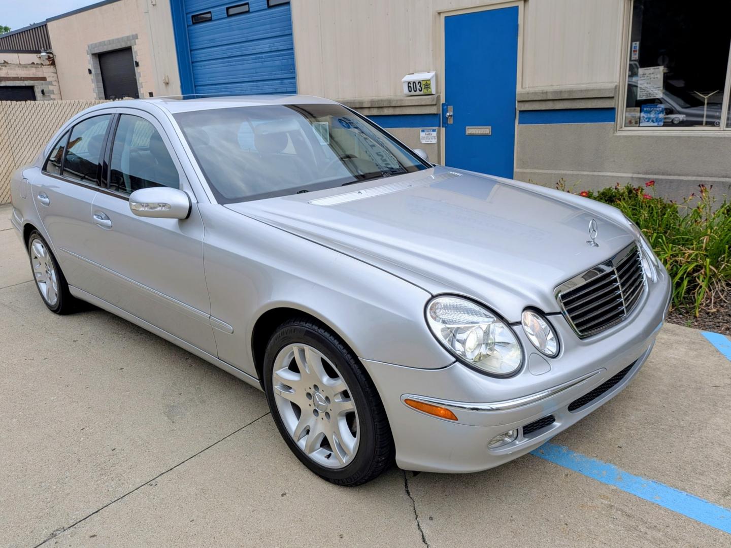2003 Brilliant Silver /Dark Charcoal Leather Mercedes-Benz E-Class (WDBUF70J13A) with an 8 Cylinder Engine engine, 5-speed automatic transmission-inc: "winter" mode, Touch shift, OD transmission, located at 603 Amelia Street, Plymouth, MI, 48170, (734) 459-5520, 42.378841, -83.464546 - Vehicles shown by appointment - Please call ahead - 734-459-5520, text 734-658-4573 or contact us via our web site at: http://www.selectmotors.com for complete Inventory, Photos, Videos and FREE Carfax Reports. 2003 Mercedes-Benz E-Class E500 Sedan Price: $4,995 (Doc Fee Included! No Hidden Fee- Photo#7